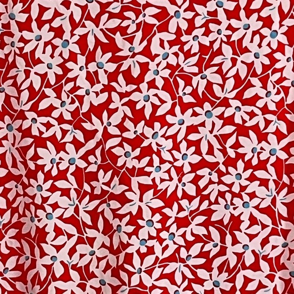 Draper James Size M  Red Floral Mock Neck Sleeveless Blouse Top - Picture 2 of 4